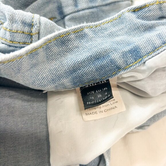 SHEIN High Rise Distressed Denim Shorts Women’s Size 6 Light Wash 2” Inseam - Picture 3 of 5
